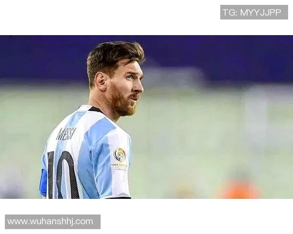 足球明星技艺解析：从梅西到C罗的场上技巧与训练方法全方位剖析