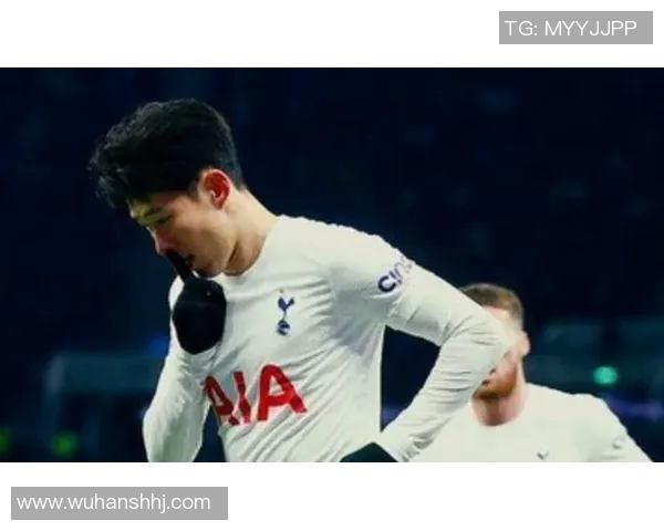 足球球星谁的庆祝动作引发争议嘘声不断背后的深层原因解析